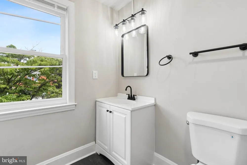 4035 ANNELLEN ROAD Baltimore, MD 21215