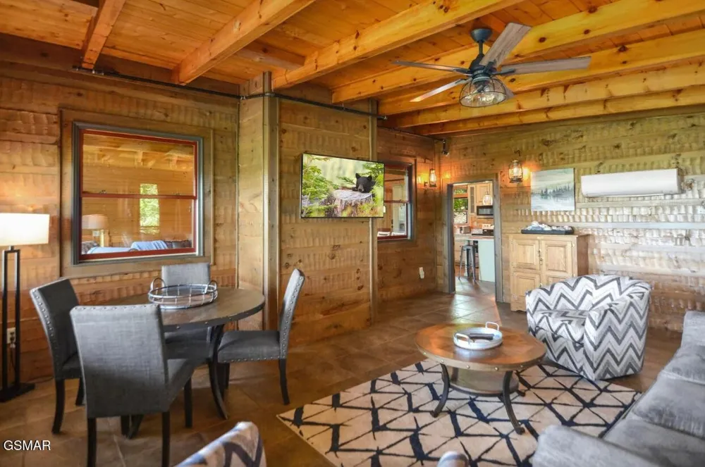 2837 Cedar Falls Way Sevierville, TN 37862