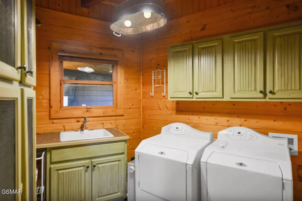 2837 Cedar Falls Way Sevierville, TN 37862