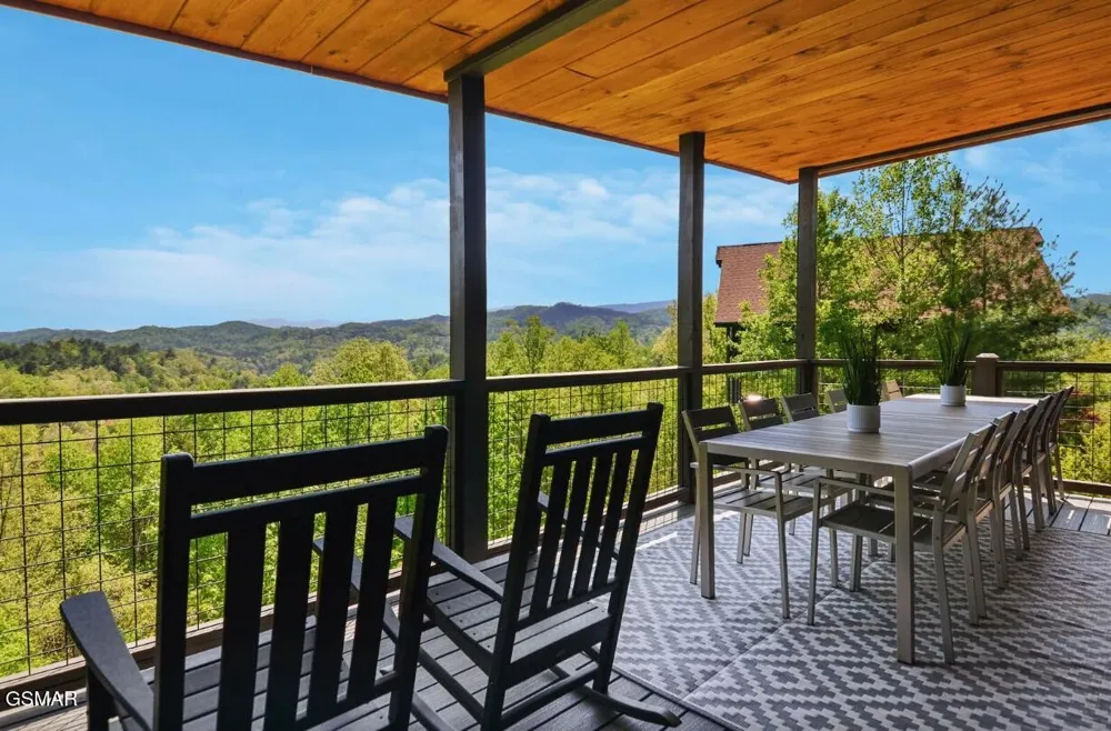 2837 Cedar Falls Way Sevierville, TN 37862