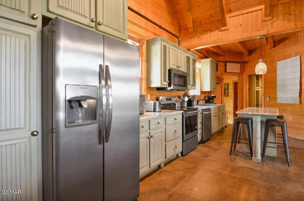 2837 Cedar Falls Way Sevierville, TN 37862