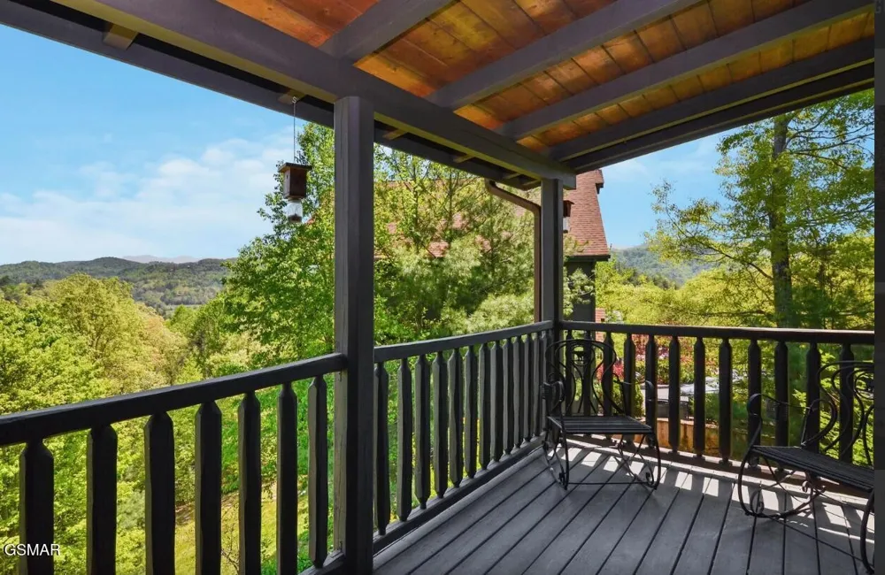 2837 Cedar Falls Way Sevierville, TN 37862