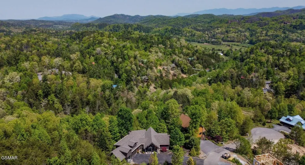 2837 Cedar Falls Way Sevierville, TN 37862