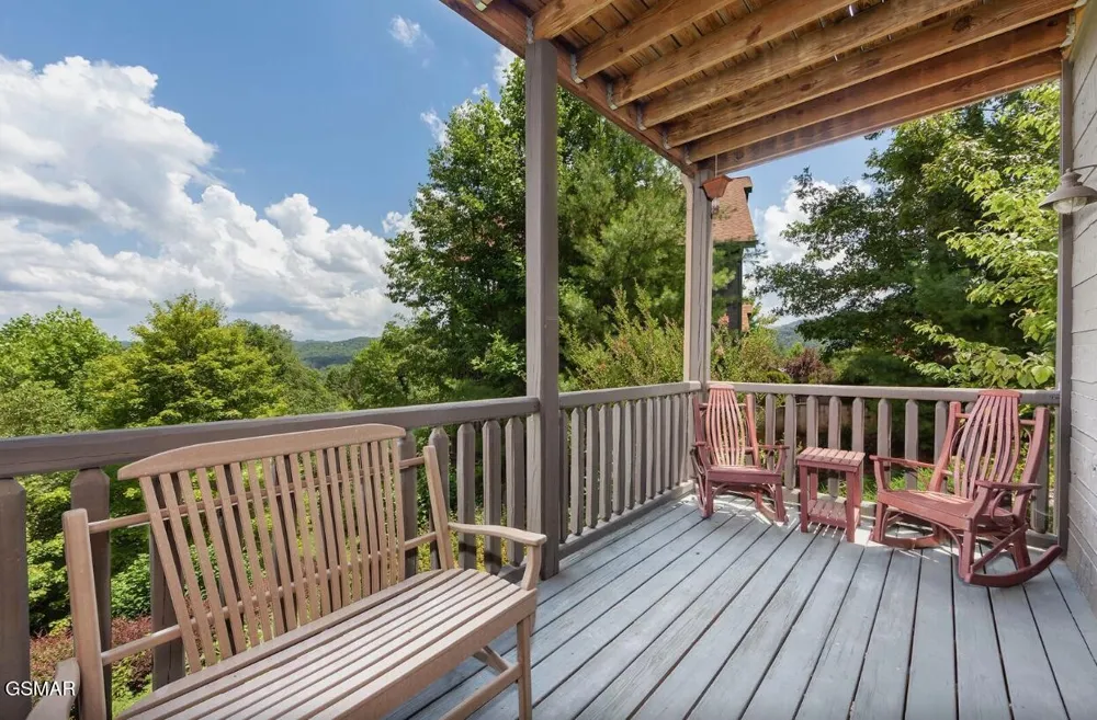 2837 Cedar Falls Way Sevierville, TN 37862