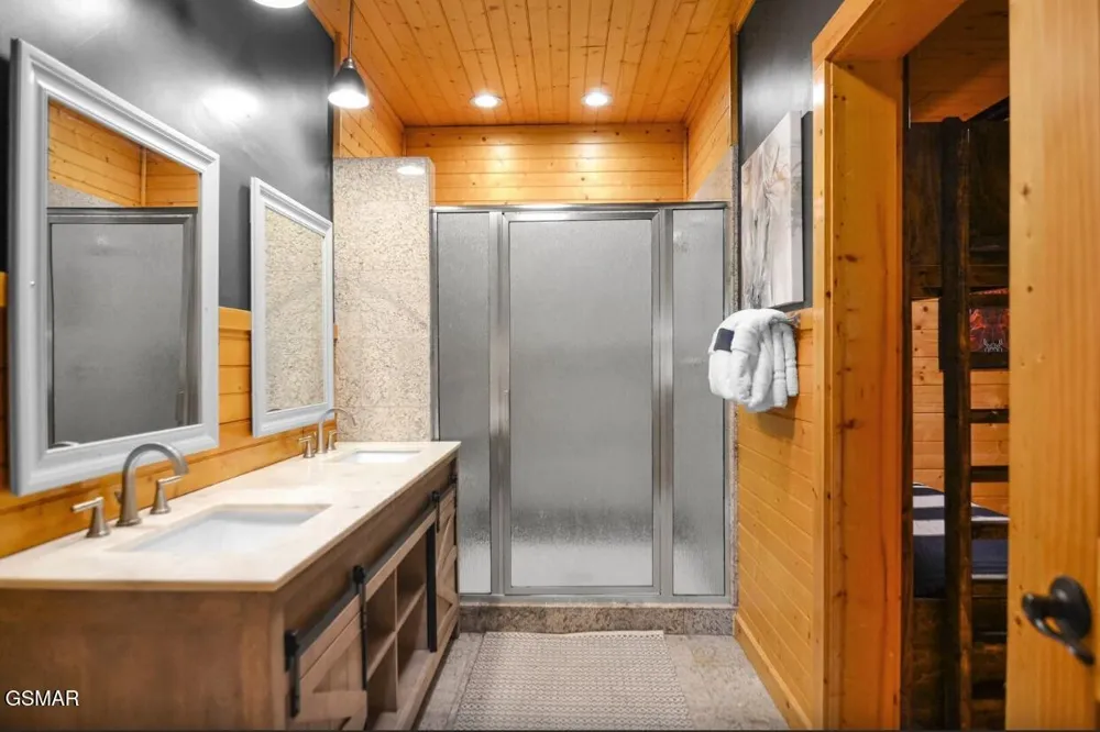 2837 Cedar Falls Way Sevierville, TN 37862