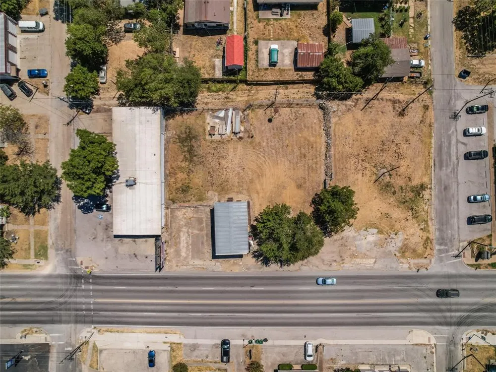 1010 Main Street Taylor, TX 76574