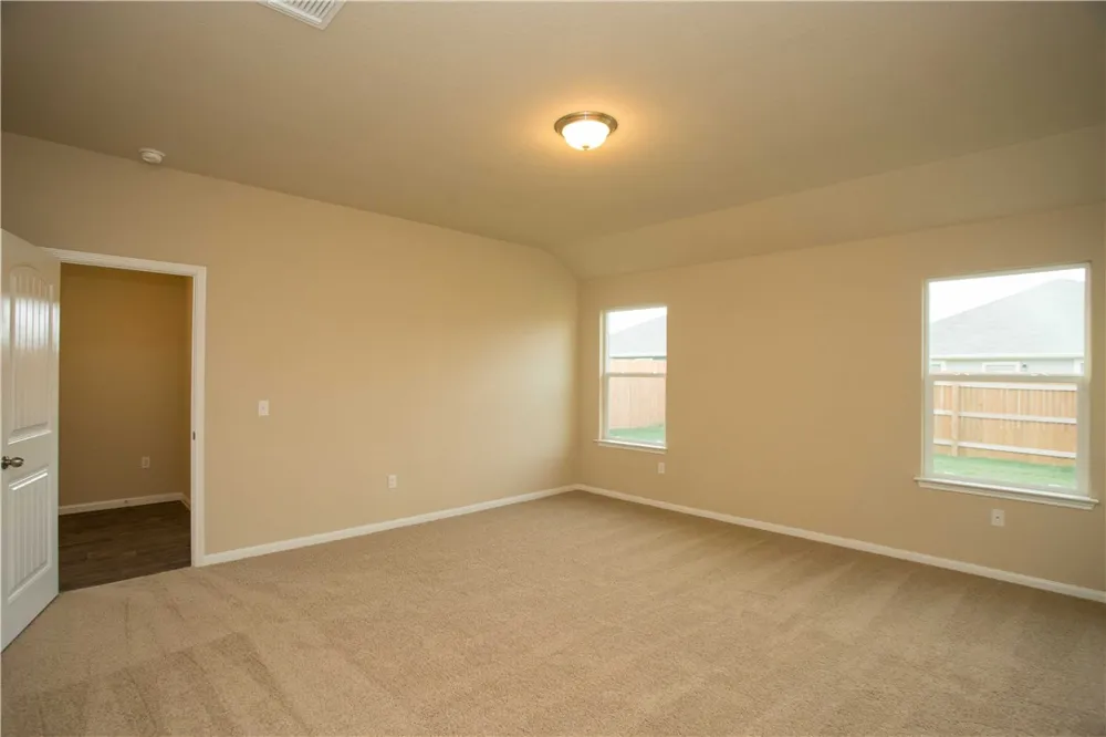 142 Sulphur River Loop Hutto, TX 78634
