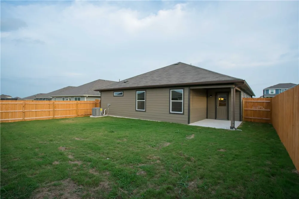 142 Sulphur River Loop Hutto, TX 78634