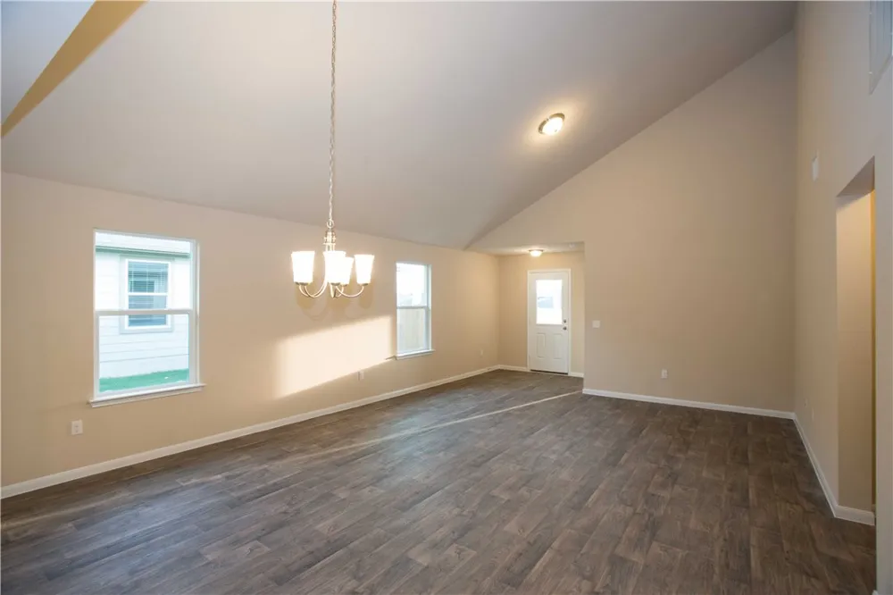 142 Sulphur River Loop Hutto, TX 78634