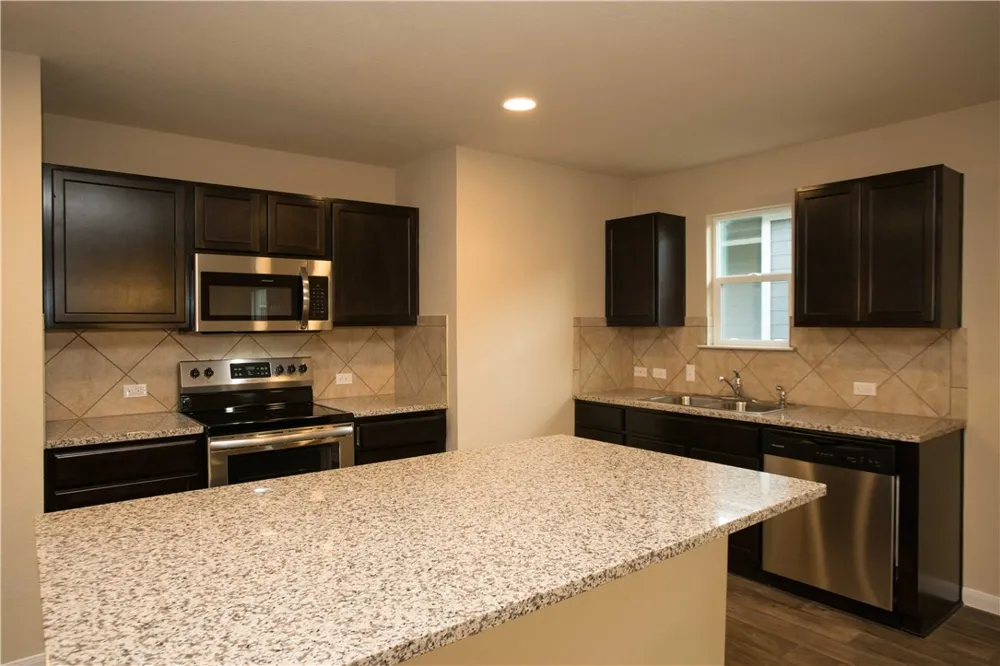 142 Sulphur River Loop Hutto, TX 78634