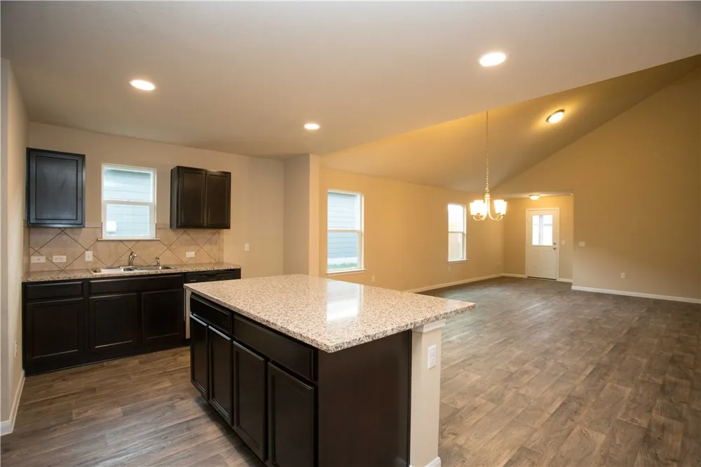 142 Sulphur River Loop Hutto, TX 78634
