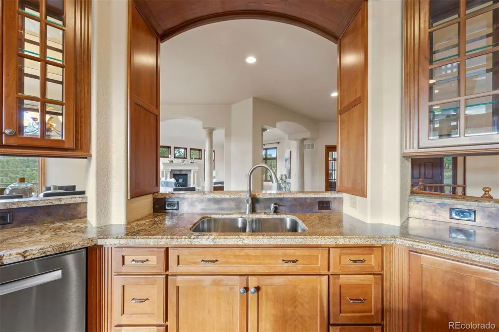 8061 Sugarloaf Road Larkspur, CO 80118