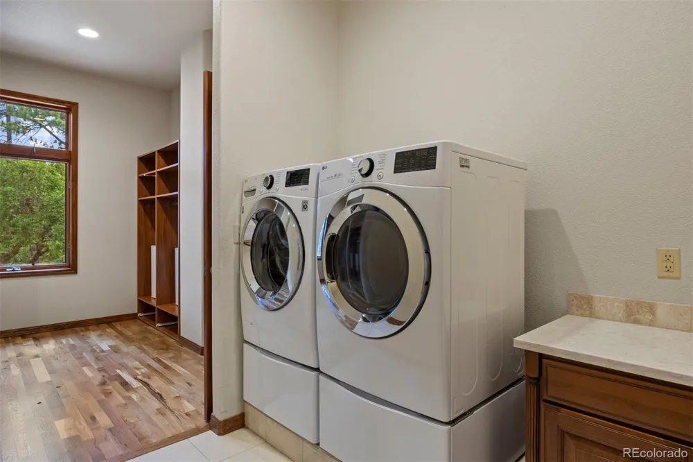 8061 Sugarloaf Road Larkspur, CO 80118