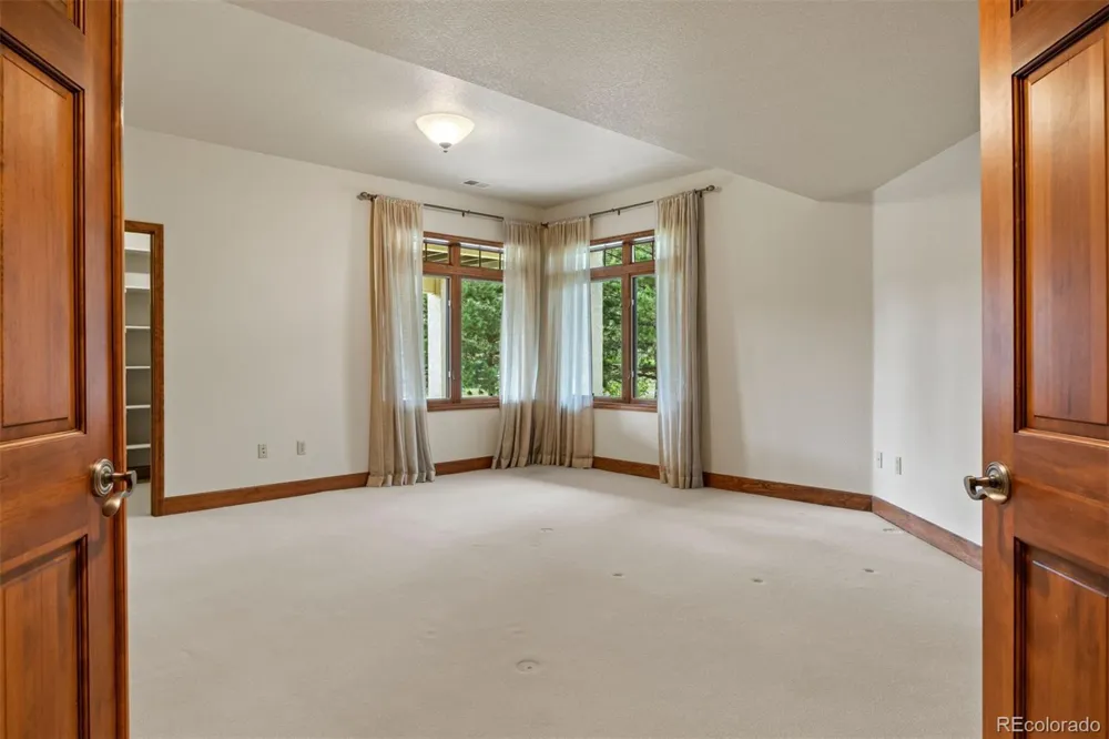 8061 Sugarloaf Road Larkspur, CO 80118