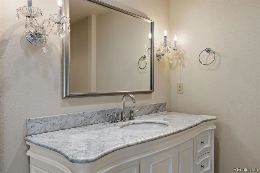 8061 Sugarloaf Road Larkspur, CO 80118