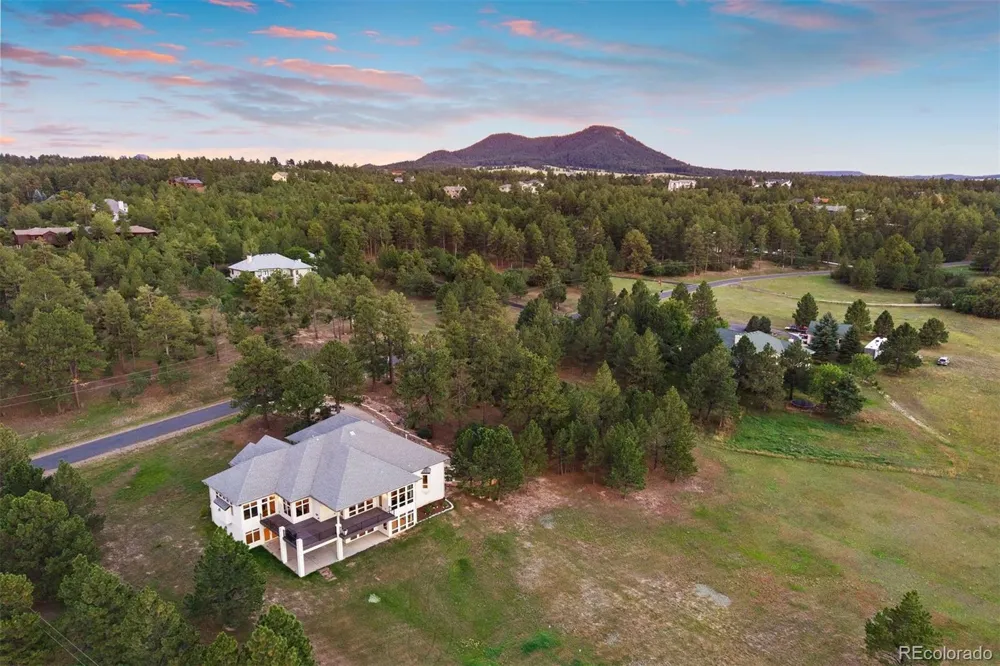 8061 Sugarloaf Road Larkspur, CO 80118