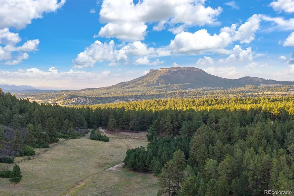 8061 Sugarloaf Road Larkspur, CO 80118