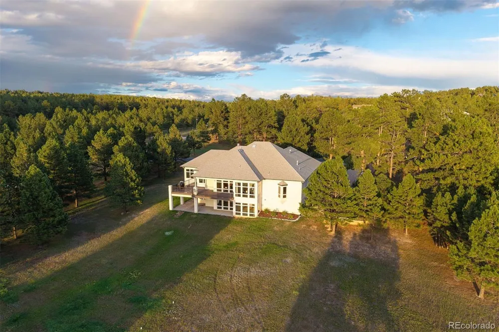 8061 Sugarloaf Road Larkspur, CO 80118