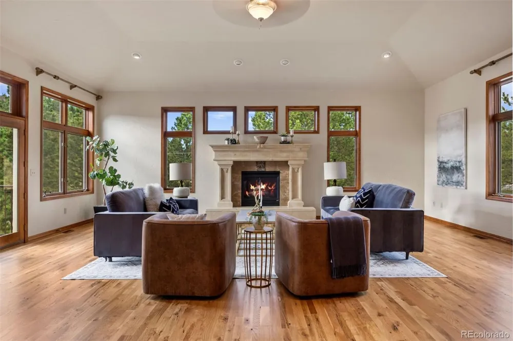 8061 Sugarloaf Road Larkspur, CO 80118