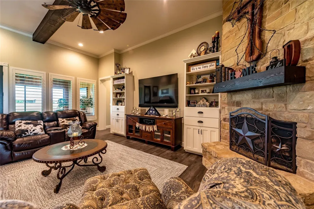 8518 Fm 2145 Ledbetter, TX 78946