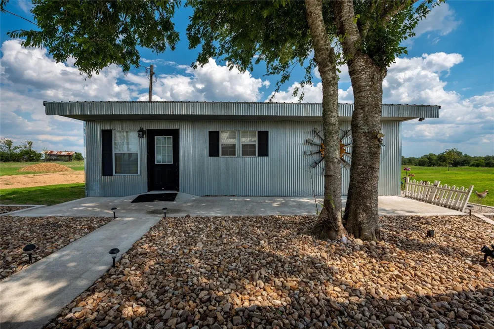 8518 Fm 2145 Ledbetter, TX 78946