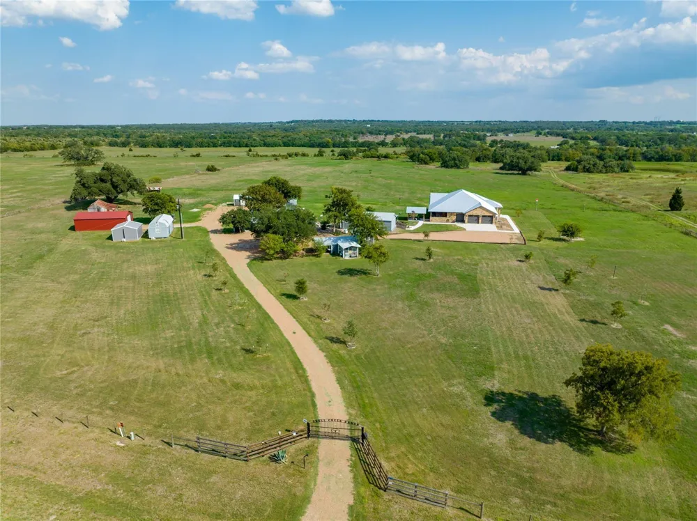 8518 Fm 2145 Ledbetter, TX 78946