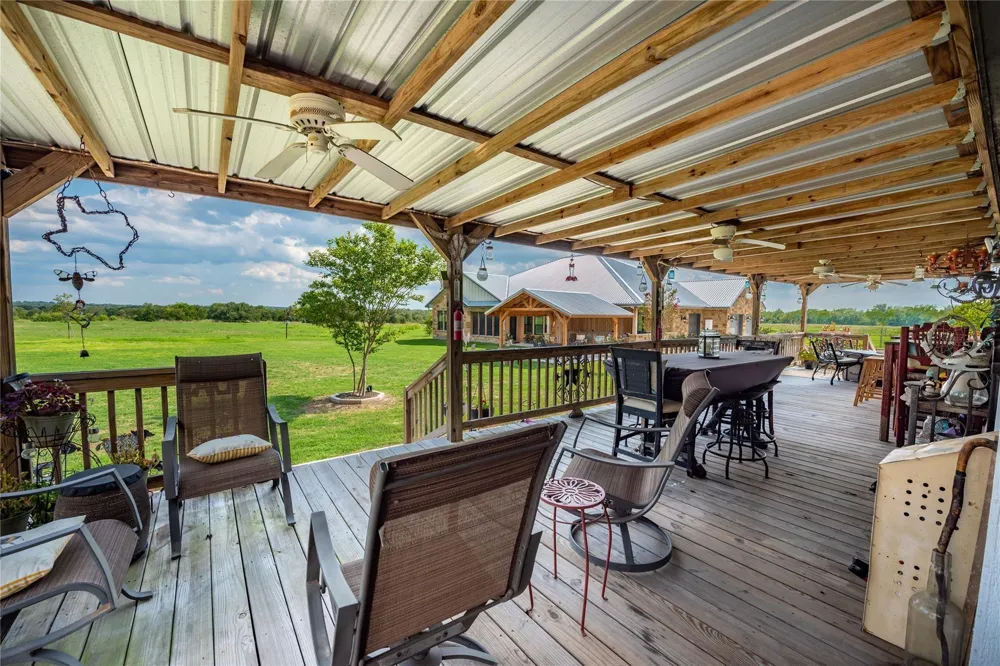 8518 Fm 2145 Ledbetter, TX 78946