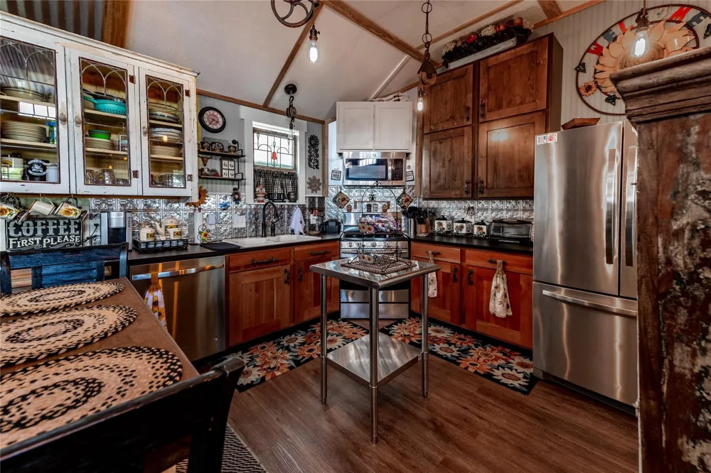 8518 Fm 2145 Ledbetter, TX 78946