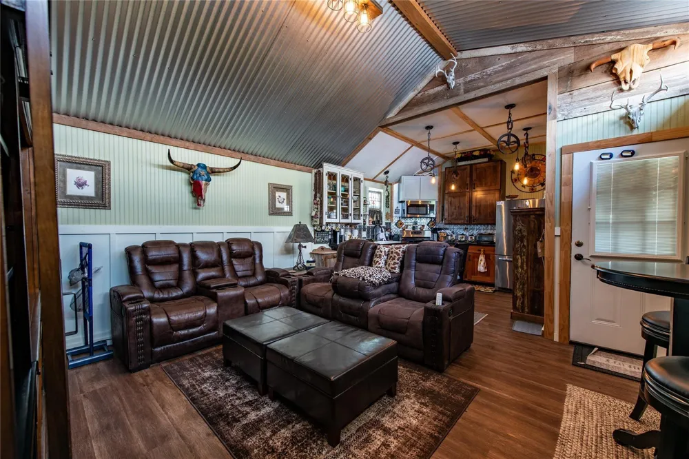 8518 Fm 2145 Ledbetter, TX 78946