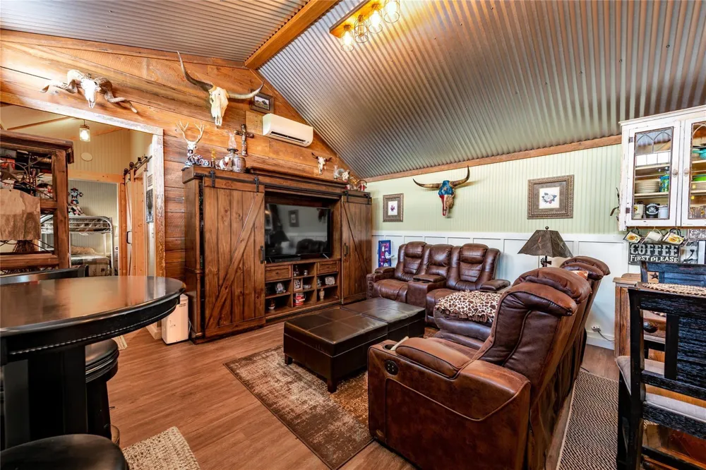 8518 Fm 2145 Ledbetter, TX 78946