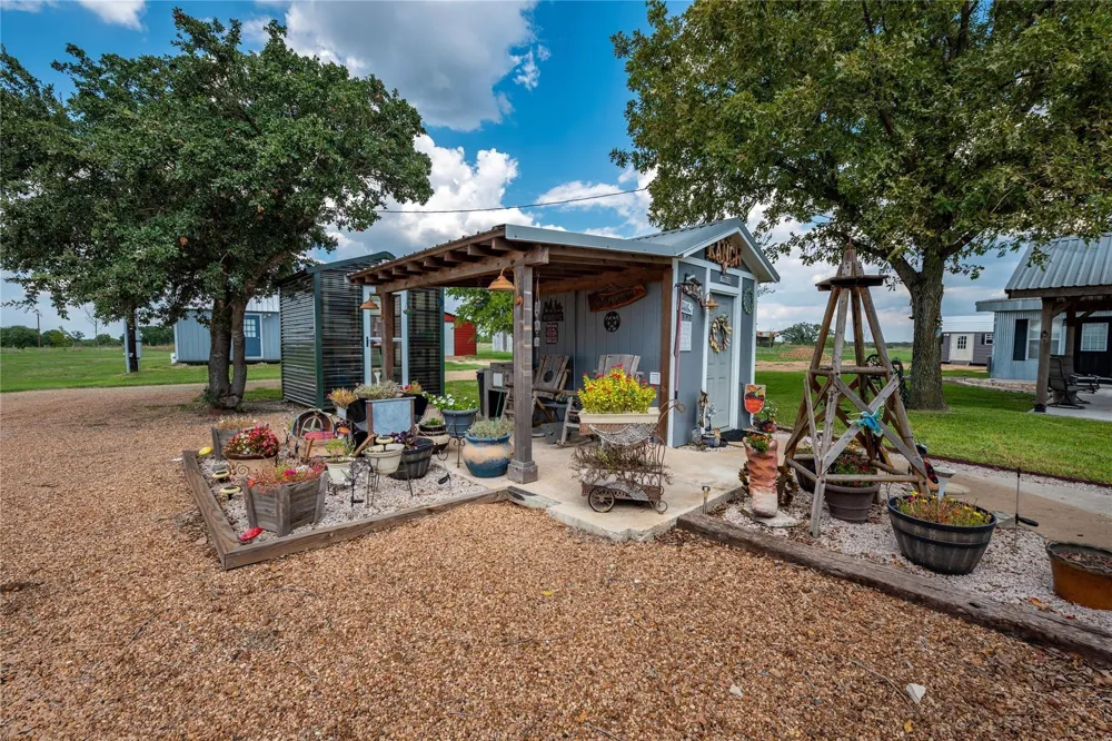 8518 Fm 2145 Ledbetter, TX 78946