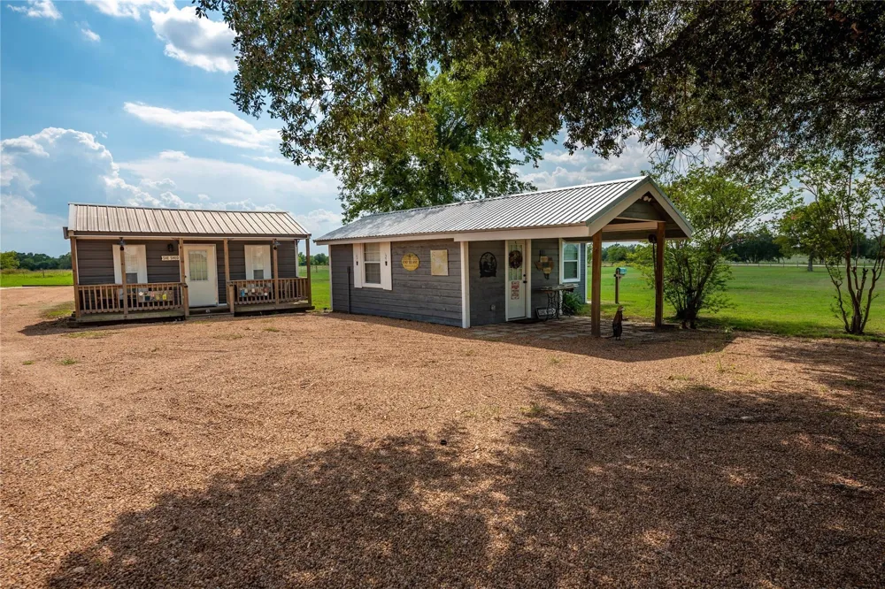 8518 Fm 2145 Ledbetter, TX 78946