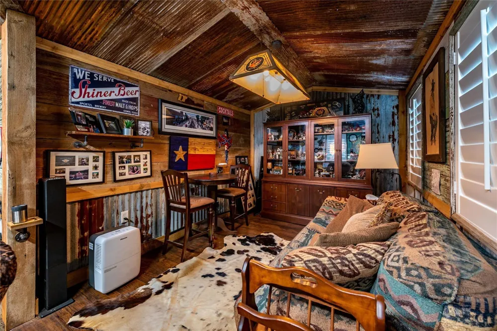 8518 Fm 2145 Ledbetter, TX 78946