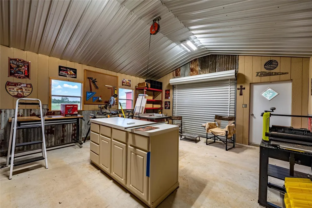 8518 Fm 2145 Ledbetter, TX 78946