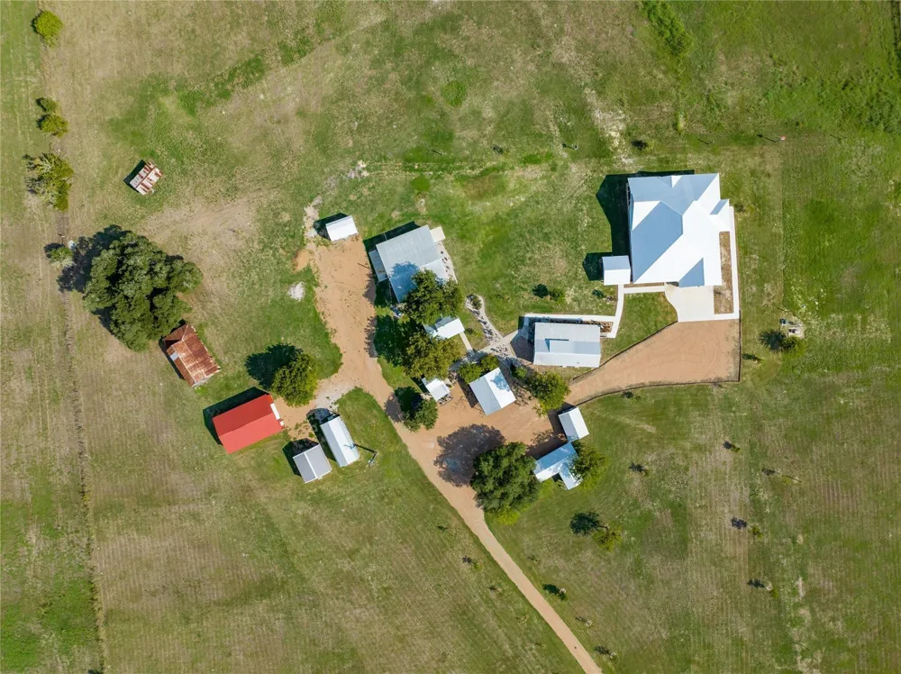 8518 Fm 2145 Ledbetter, TX 78946