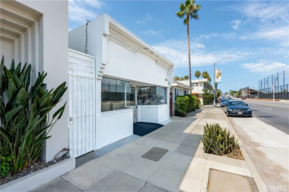 4632 E 7th Long Beach, CA 90804