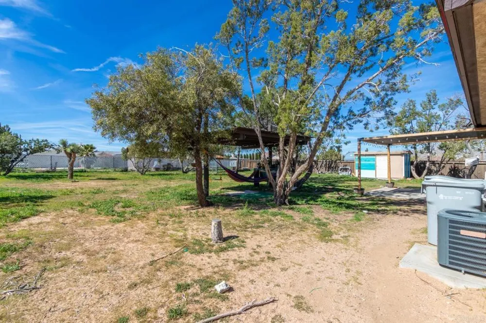 8878 Sabina Avenue Hesperia, CA 92345