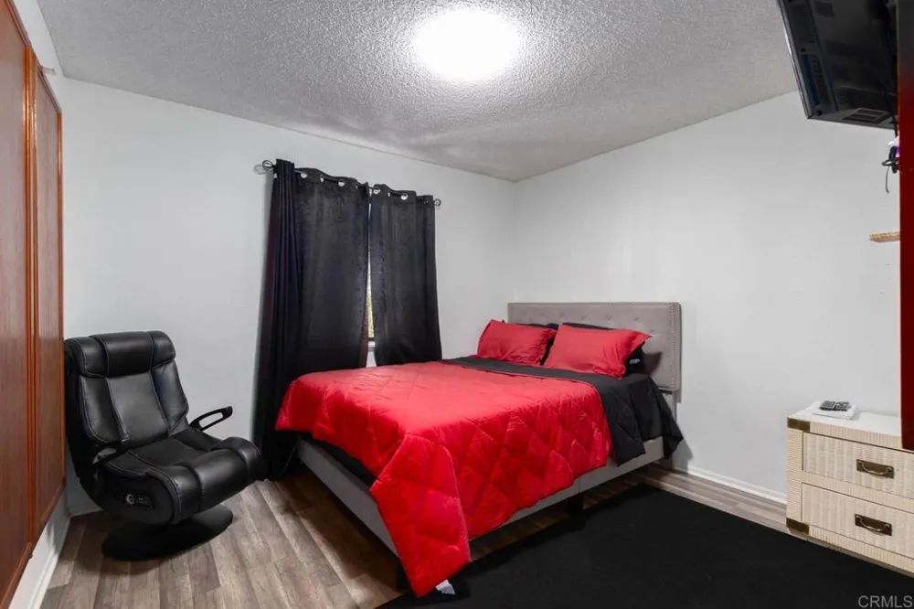 8878 Sabina Avenue Hesperia, CA 92345