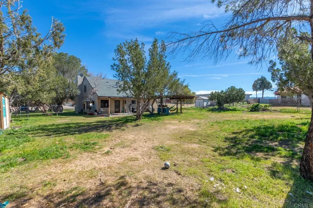 8878 Sabina Avenue Hesperia, CA 92345