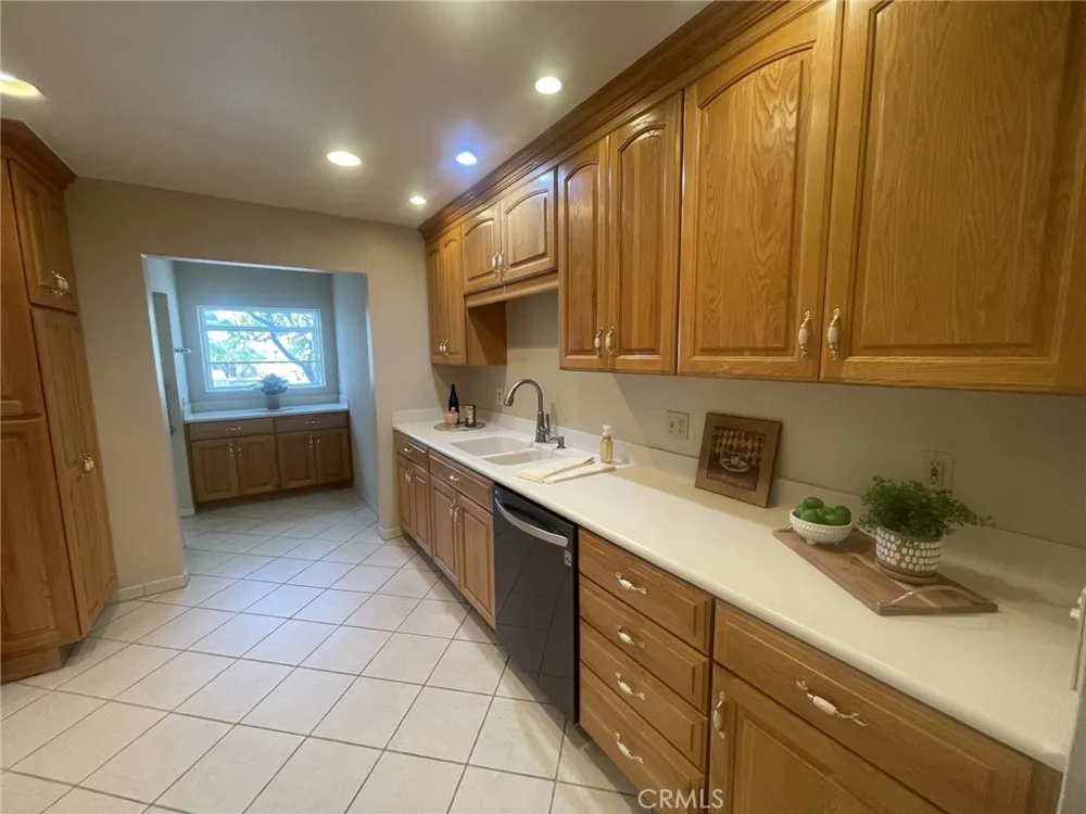 10806 Danberry Drive Garden Grove, CA 92840