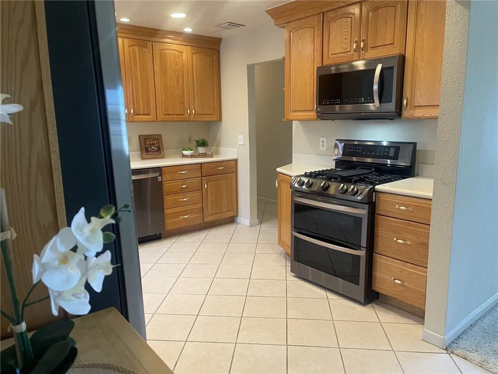 10806 Danberry Drive Garden Grove, CA 92840