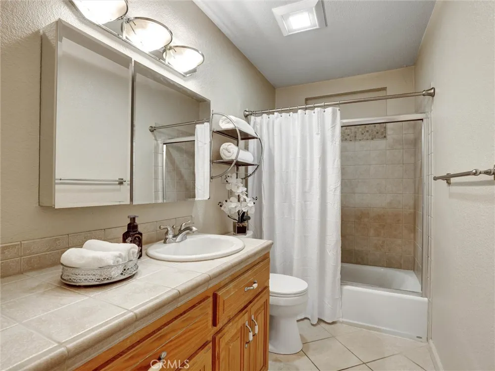 10806 Danberry Drive Garden Grove, CA 92840