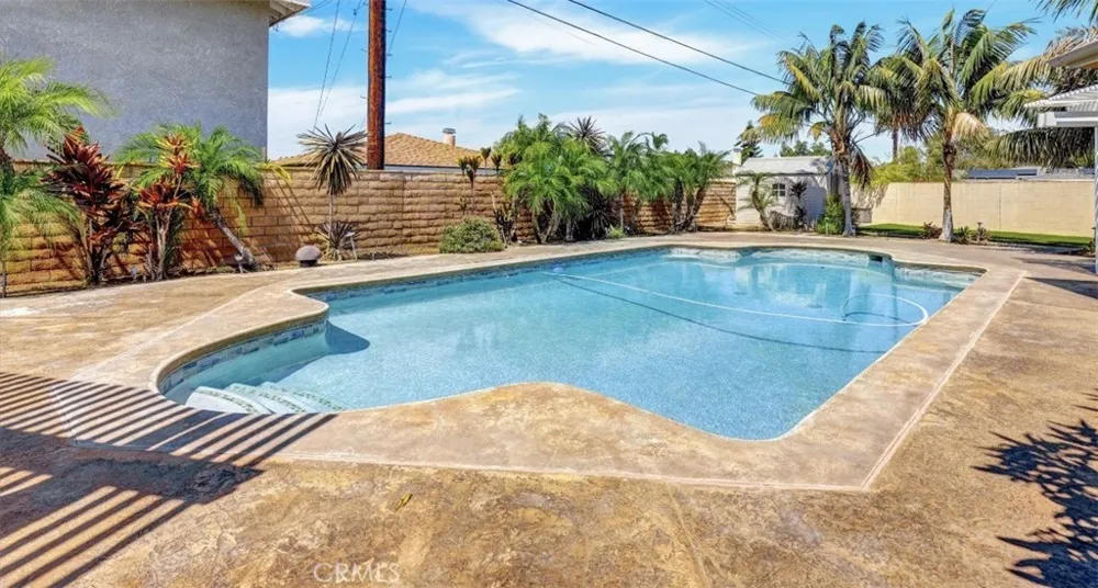10806 Danberry Drive Garden Grove, CA 92840