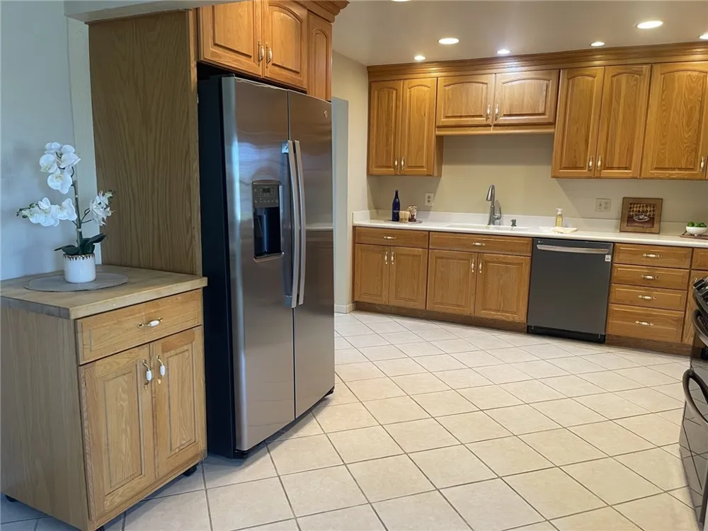 10806 Danberry Drive Garden Grove, CA 92840