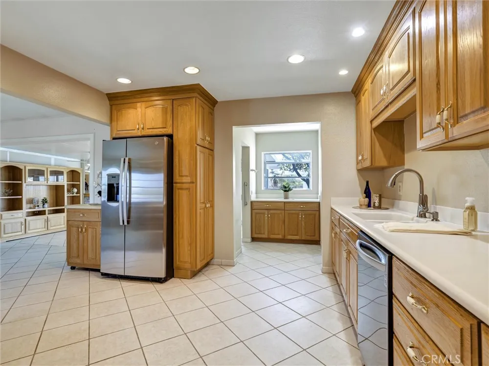 10806 Danberry Drive Garden Grove, CA 92840