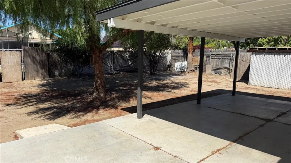 1529 Jantzen Colton, CA 92324