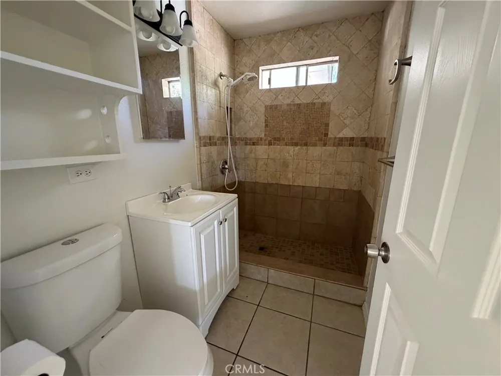 1529 Jantzen Colton, CA 92324