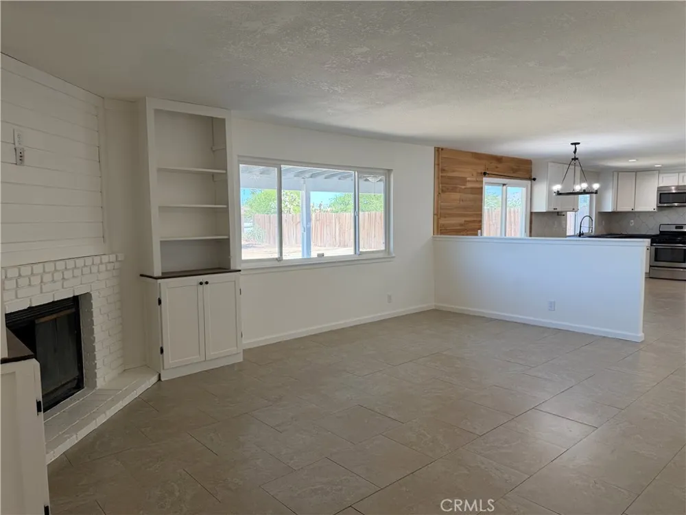 21360 Sandia Apple Valley, CA 92308