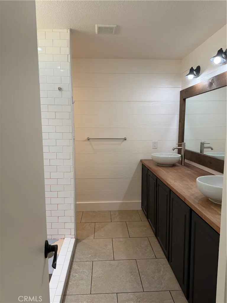 21360 Sandia Apple Valley, CA 92308
