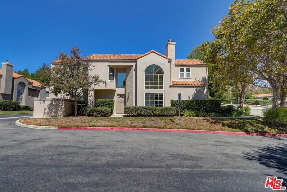 22303 Golden Canyon Circle Chatsworth, CA 91311